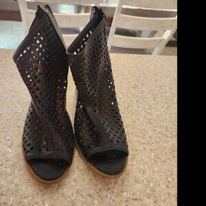 Black heels, perfect shape,  size 8.5